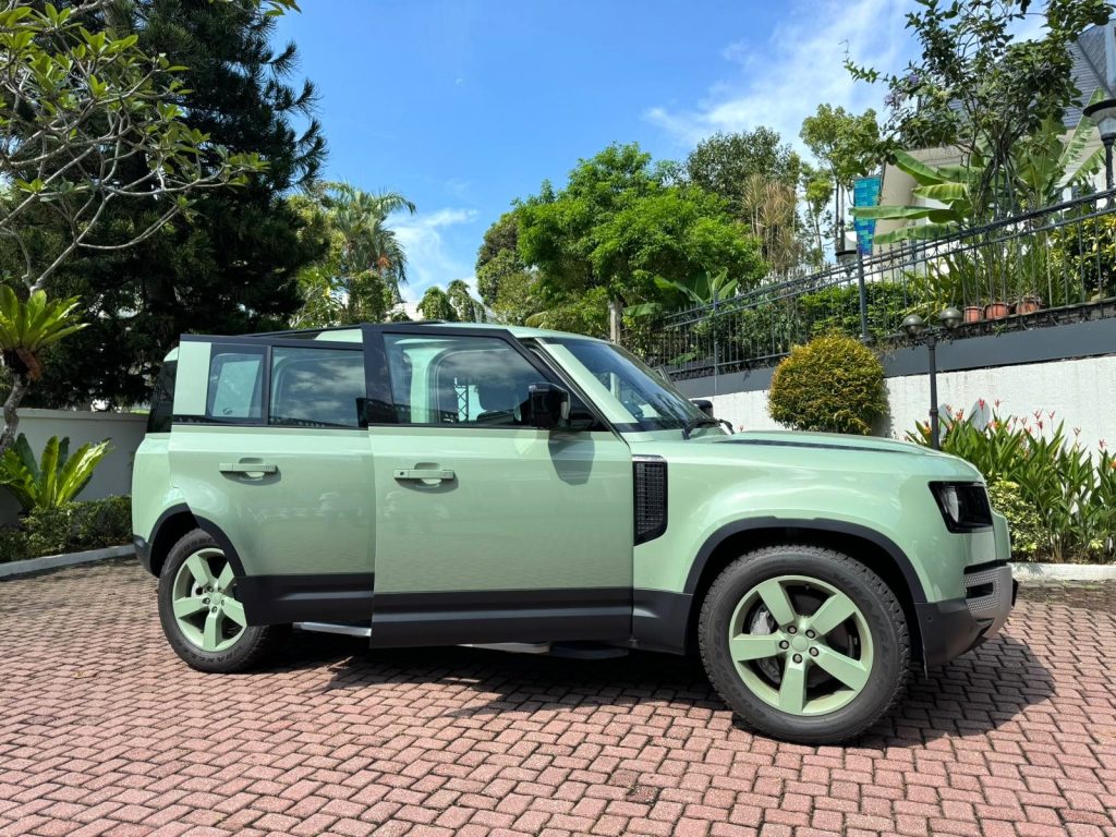 Land Rover Defender 110 Mild Hybrid 3.0A P400 75th Limited Edition